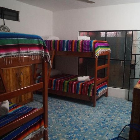 Hostal Las Cruces Valladolid  Exterior foto