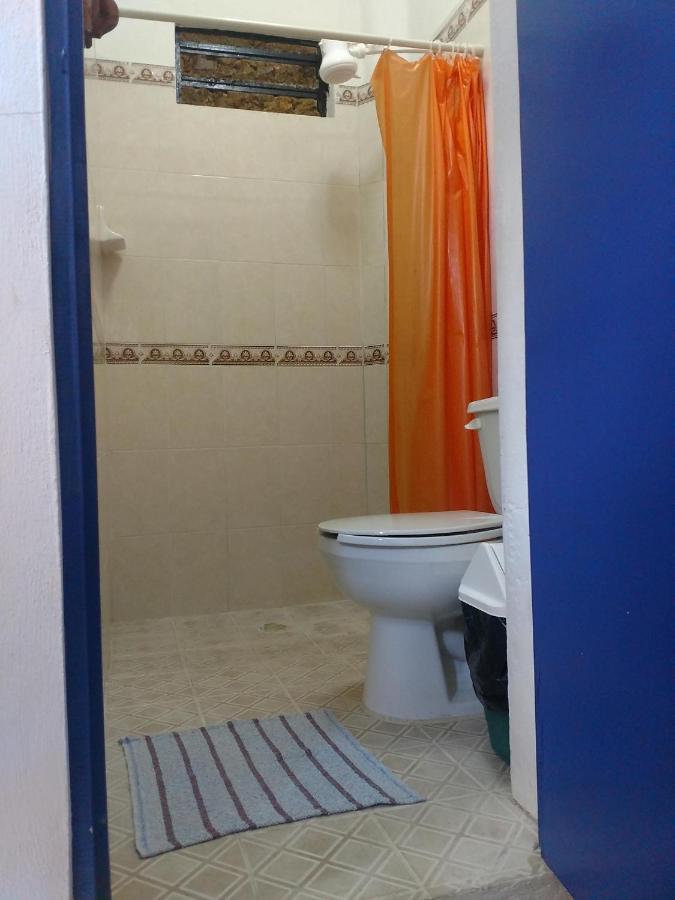 Hostal Las Cruces Valladolid  Exterior foto